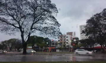 Chuva persiste em Cascavel nesta quinta-feira; máxima será de 27°C