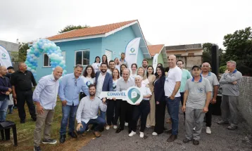 Cohavel entrega casas para famílias em situação de vulnerabilidade em Cascavel