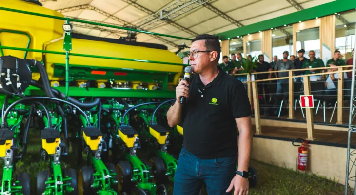 John Deere lança série de plantadeiras PL1200 e Carreta Graneleira 