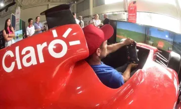 Simulador de Fórmula 1 atrai público no Show Rural Digital com experiência imersiva e emocionante