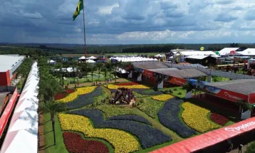 Show Rural Coopavel atinge recorde histórico de público numa terça-feira