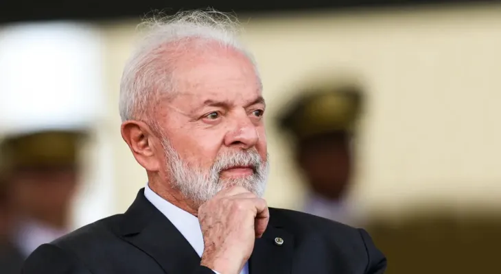 Pesquisa aponta desaprovação ao governo Lula, mas o coloca como favorito à reeleição