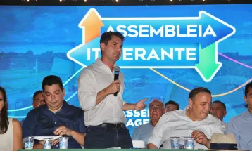 “Hoje, pela primeira vez, trago a Assembleia para Cascavel, cidade que meu avô ajudou a desenvolver”