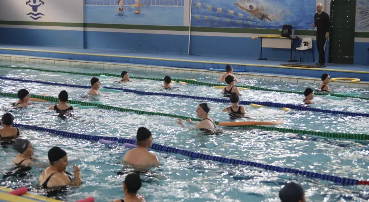 Alta procura por aulas de natação e hidroginástica leva a ampliação de vagas em Cascavel