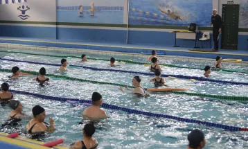 Alta procura por aulas de natação e hidroginástica leva a ampliação de vagas em Cascavel