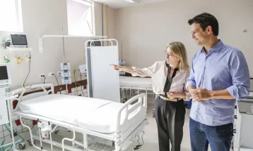 Eduardo Pimentel reabre UPA Boqueirão reformada e inicia comemorações do aniversário de Curitiba