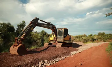 Prefeitura de Cascavel inicia obra de pavimentação asfáltica na Estrada Rural San Martin