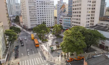 Eduardo Pimentel lança o Domingo no Centro e entrega revitazalição da Emiliano Perneta