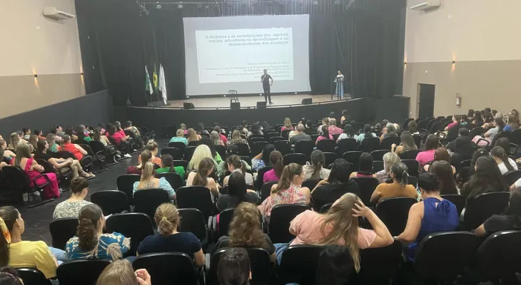 Professores de Corbélia participam de formação sobre tecnologia, saúde mental e educação especial