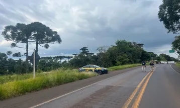 Indígenas protestam e fecham rodovia em Mangueirinha   
