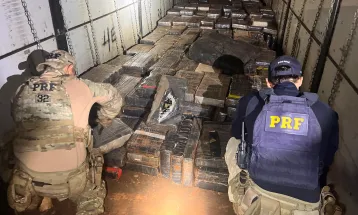 PRF apreende carreta com mais de 5 toneladas de maconha