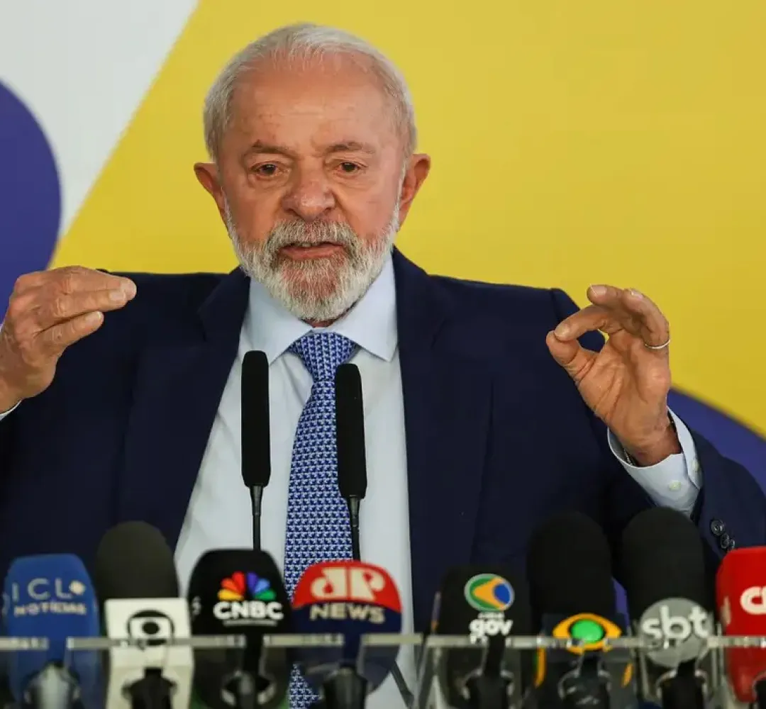 Lula lidera todos os cenários de 2026; Flávio Bolsonaro empata tecnicamente em 2º turno, diz Paraná Pesquisas