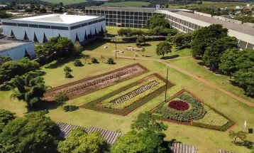 Servidores entram na Justiça alegando desvio de função; Unioeste se pronuncia