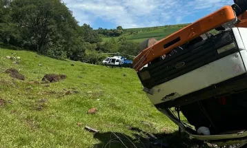 Aeromédico é acionado para atender homem vítima de capotamento