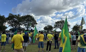 Manifestação da direita em Cascavel pede anistia aos presos do 8 de janeiro