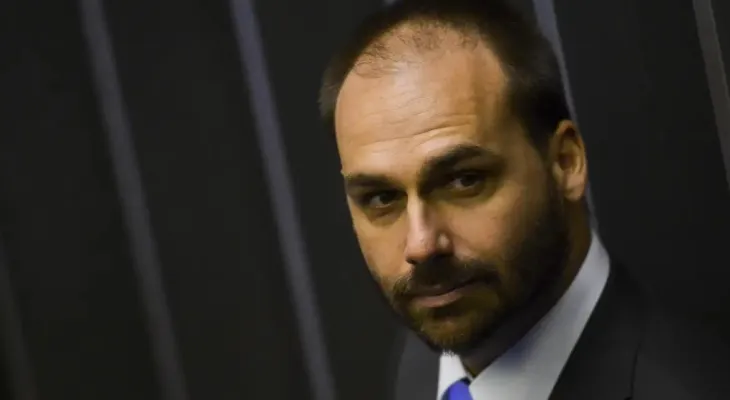 TSE manda Eduardo Bolsonaro apagar posts sobre urnas eletrônicas