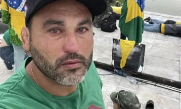 Moraes pede que defesa esclareça se Léo Índio fugiu para a Argentina