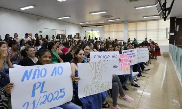 Câmara avança na revogação de lei que limitava alunos por sala