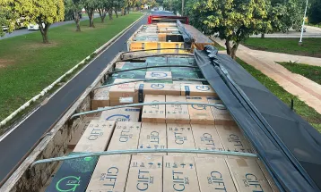 PRF apreende dois bitrens carregados com cigarros contrabandeados