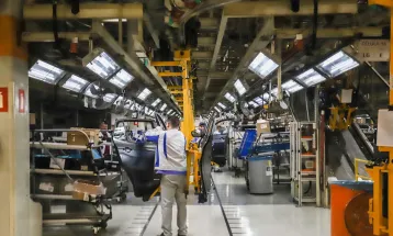 Com salto de 2%, indústria do Paraná foi o principal motor do Brasil em fevereiro, aponta IBGE