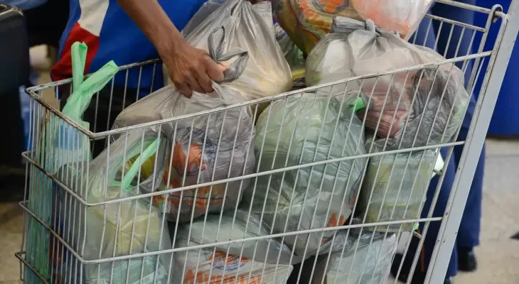 Custo da cesta básica sobe em 14 capitais brasileiras em março