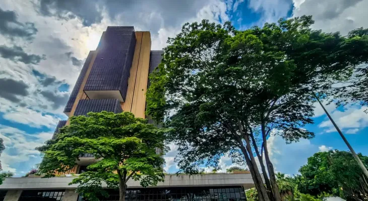 Copom eleva juros básicos da economia para 14,75% ao ano