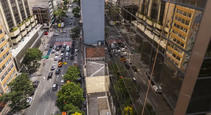 Em estudo do IBGE, Curitiba se destaca entre as cidades com mais ligações empresariais no país