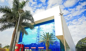 Sol entre nuvens e chance de chuva marcam a segunda-feira em Cascavel