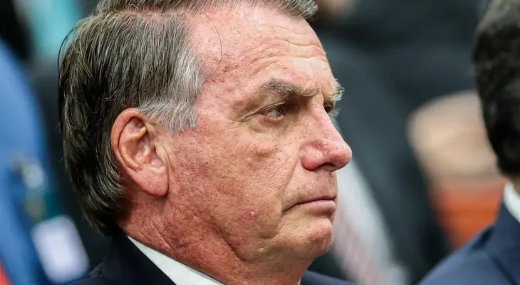 Defesa pede autorização do STF para que Bolsonaro possa operar ombro