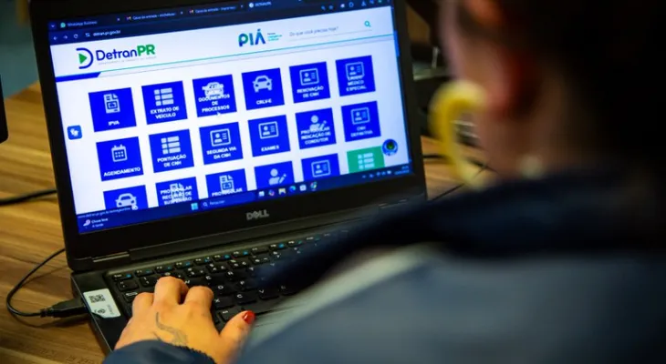 PRF alerta para golpes em pagamentos de taxas veiculares com sites clonados e mensagens falsas