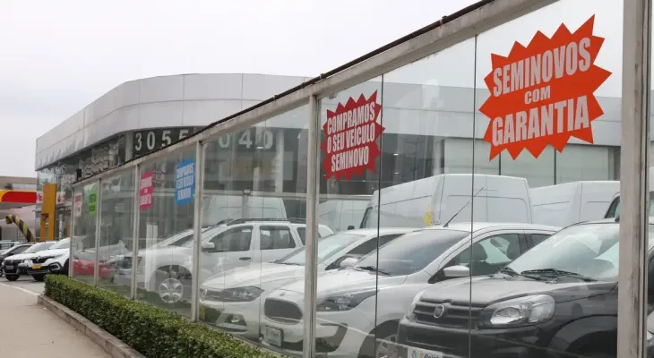 Vendas de veículos financiados têm queda em março, diz B3