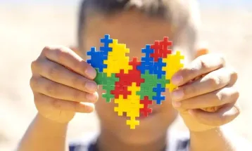 Servidor público pode ter jornada de trabalho reduzida para cuidar de filho autista