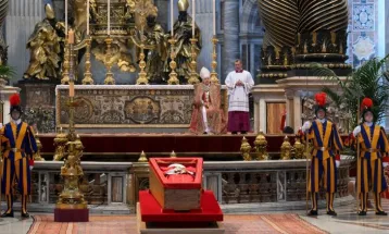 Papa Francisco: velório é aberto ao público no Vaticano