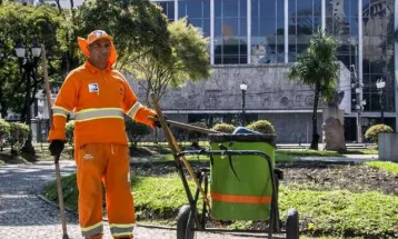 Curitiba tem que manter contrato com 1ª colocada em licitação para limpeza urbana, decide TCE-PR