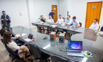 Reunião prepara campanha nas escolas para combate ao uso do cigarro eletrônico