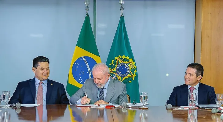 Presidente do Senado recebe PEC da Segurança e defende diálogo para votação de propostas na área