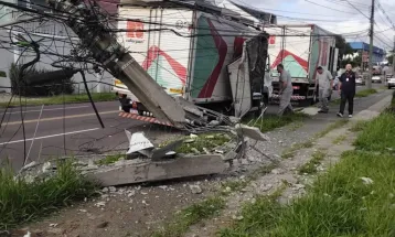 Copel soma R$ 5,4 milhões com postes quebrados no Paraná