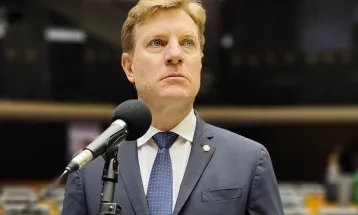 Deputado Padovani assina CPI do INSS 