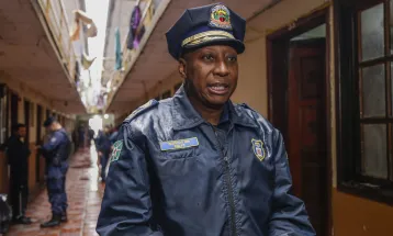 Em operação integrada, Prefeitura interdita dois pensionatos no Centro de Curitiba