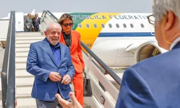 Lula e comitiva desembarcam em Roma para funeral do papa Francisco