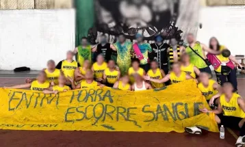 Faculdade paulista expulsa 12 alunos por faixa em alusão a estupro