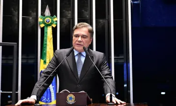 Alvaro Dias é reconhecido como anistiado político pela Comissão de Anistia