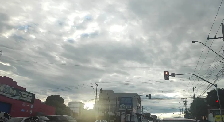 Madrugada chuvosa surpreende Cascavel