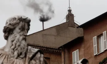 Primeiro dia de conclave termina sem a escolha do novo papa