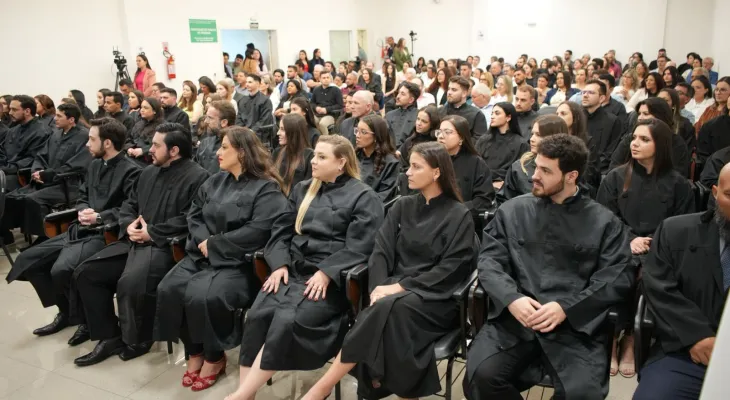 Juramento coletivo reúne 49 novos advogados de várias regiões do Paraná em Cascavel