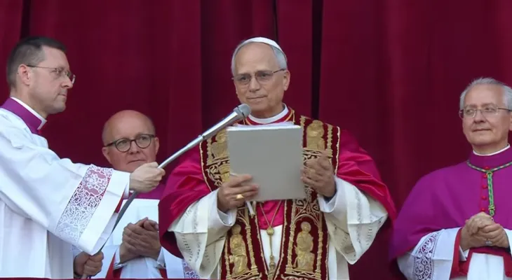 Norte-americano Robert Francis Prevost é eleito o 267º papa