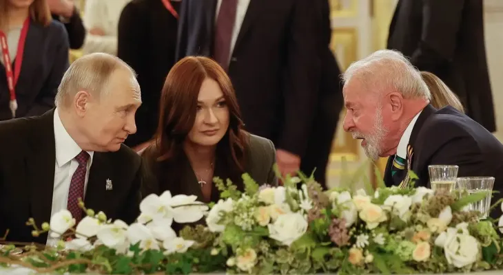 Na Rússia, Lula celebra 80 anos da vitória contra o nazismo