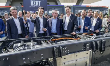 Curitiba produz primeiro biarticulado 100% elétrico da Volvo no mundo e inicia testes com o veículo no transporte coletivo