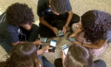 Adolescentes não têm apoio para lidar com redes sociais, diz pesquisa