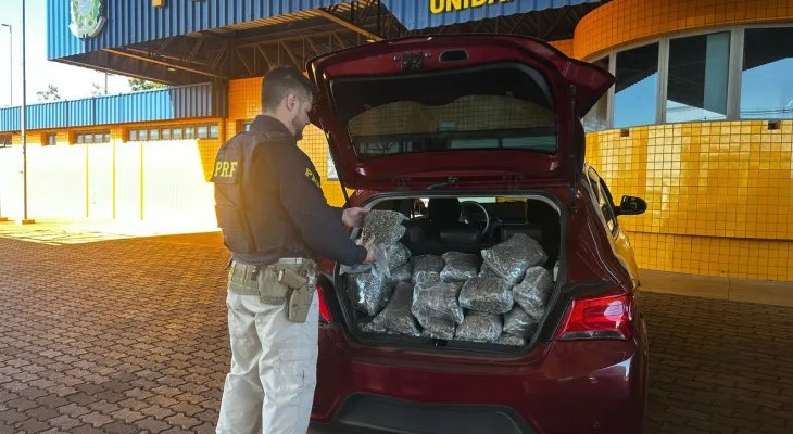 PRF apreende 122 quilos de maconha na BR-277 em Cascavel